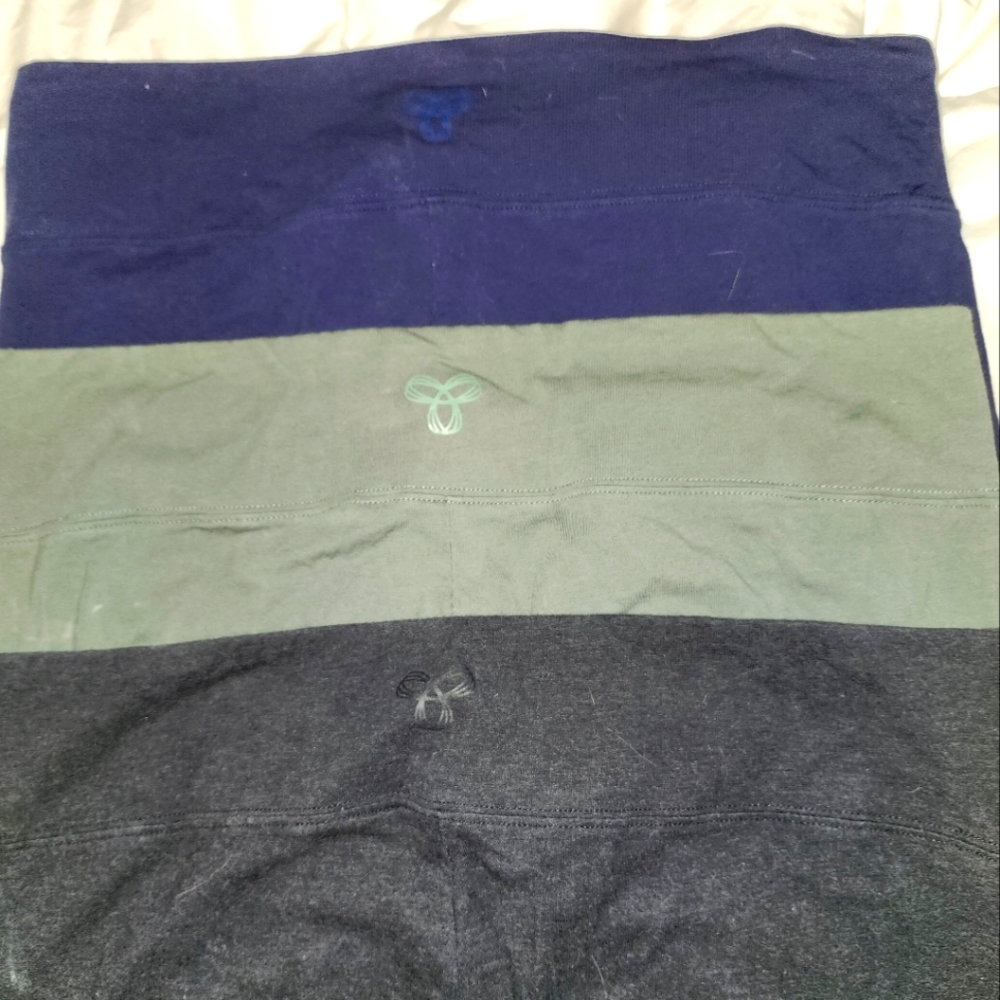 TNA Leggings, 3 Included, Olive Green, Black and Navy, Size XL, EUC